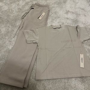 Essentials Fall 2022 Smoke Relaxed Sweatpants and Short Sleeve Shirt Set